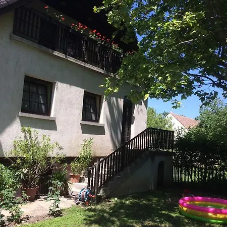 1 Apartment *